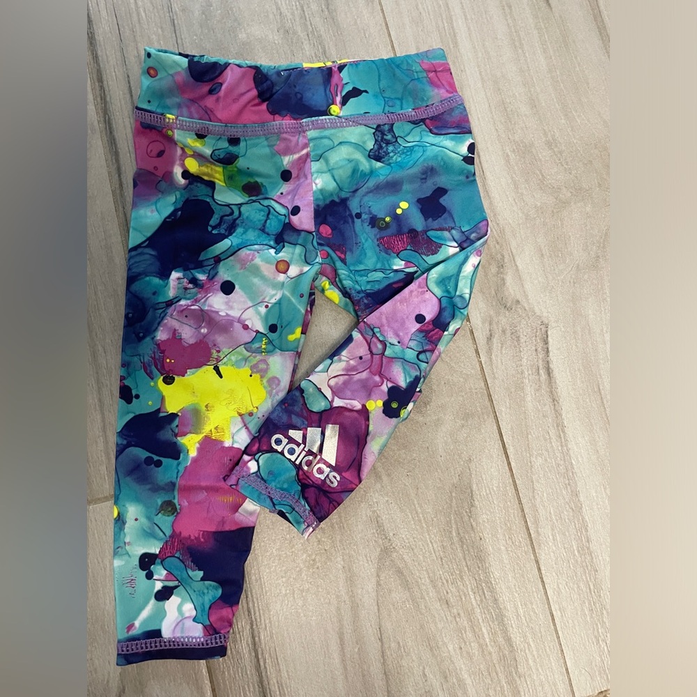 Adidas toddler leggings 12M. Like new.